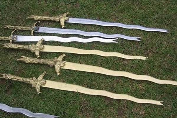 金蛇剑有什么秘密